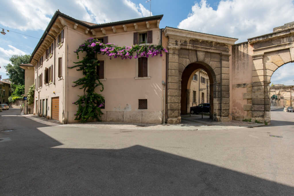 la_casa_della_bouganville-Ingresso