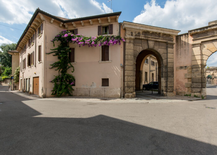 la_casa_della_bouganville-Ingresso