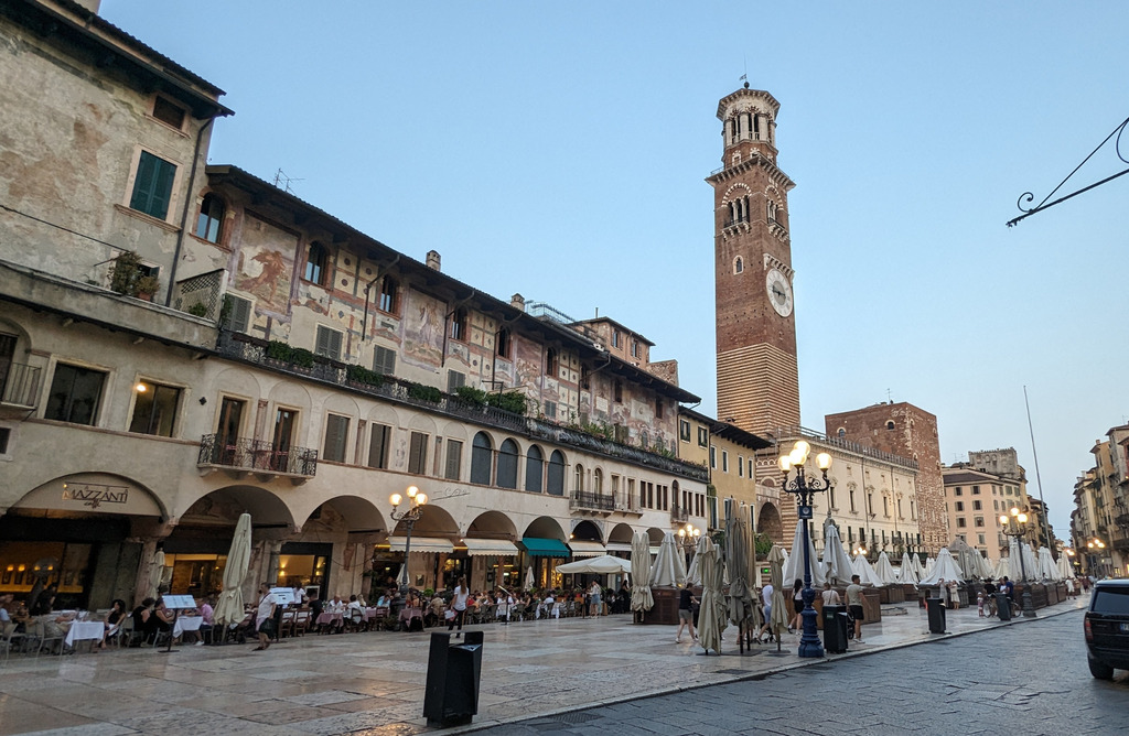 piazza delle erbe verona